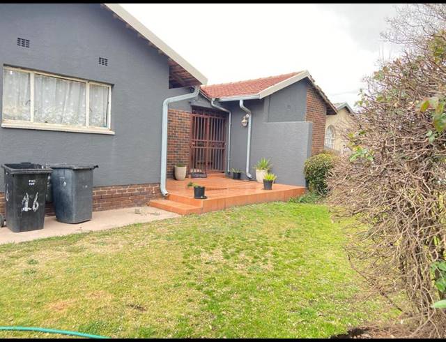 3 BEDROOM HOUSE FOR SALE IN FLORIDA LAKE